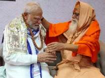 What Did Swami Shakti Sharananand Saraswati Say About PM Modi's Role in Global Peace?