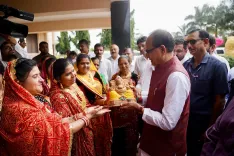 How is Union Minister Shivraj Singh Chouhan Empowering Lakhpati Didis in Gujarat?