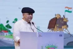 Has UPI Surpassed Visa Transactions Among Tea Sellers and Vegetable Vendors? Ashwini Vaishnaw Celebrates Digital India