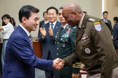 How is USFK Commander Supporting South Korea's New Defence Chief?