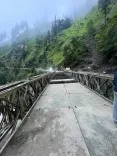 क्या उत्तराखंड में गंगोत्री राष्ट्रीय राजमार्ग पर वैली ब्रिज का निर्माण पूरा हुआ?