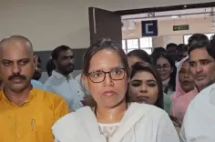 क्या वर्षा गायकवाड़ ने नितेश राणे के इस्तीफे की मांग की? संविधान के प्रति उनकी जानकारी पर सवाल