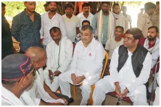 Why Does VIP Chief Stand Up for Lalu Yadav?
