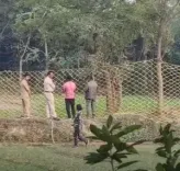 Zeenat gets close to Bengal’s tourist destination, foresters on tenterhooks