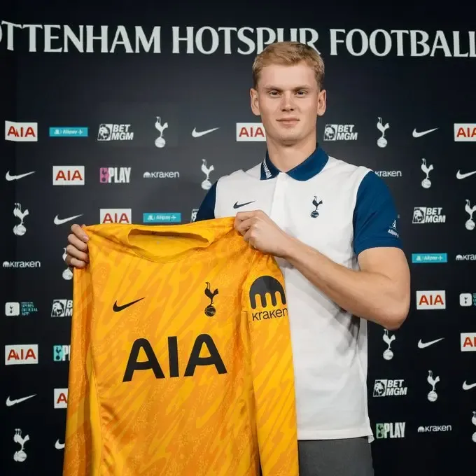 Tottenham Hotspur Secures Goalkeeper Antonin Kinsky from Slavia Prague