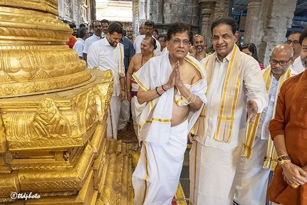 Did Union Minister Piyush Goyal Offer Prayers at Tirumala Temple?