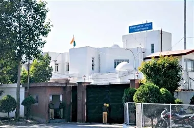 क्या उत्तराखंड अल्पसंख्यक शिक्षा विधेयक 2025 विधानसभा में पास हुआ, मदरसा बोर्ड होगा खत्म?