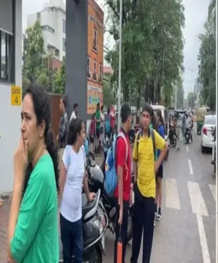 What Happened at Vadodara's Navrachana School After a Bomb Threat?