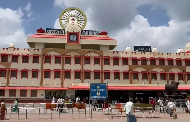 क्या वाराणसी कैंट रेलवे स्टेशन सौर ऊर्जा से चमकेगा?