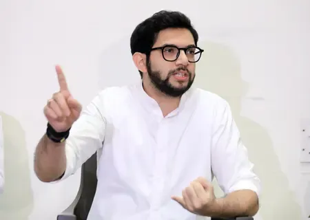 विकास से जुड़ी परियोजनाओं में जानबूझकर देरी कर रही सरकार : आदित्य ठाकरे
