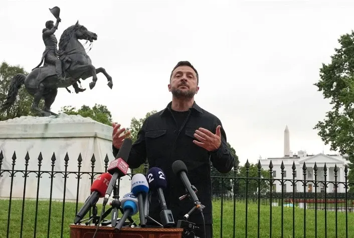 Will Zelensky Accept an Unconditional Meeting with Putin?